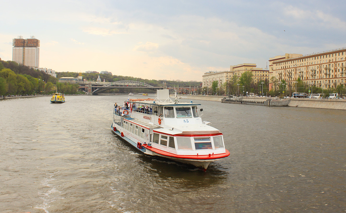 Экскурсия по Москве реке на речном теплоходе